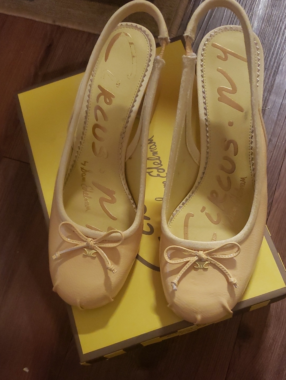 Canary Yellow Circus by Sam Edelman Pale Yellow Slingback Bow Shoes. Size 10